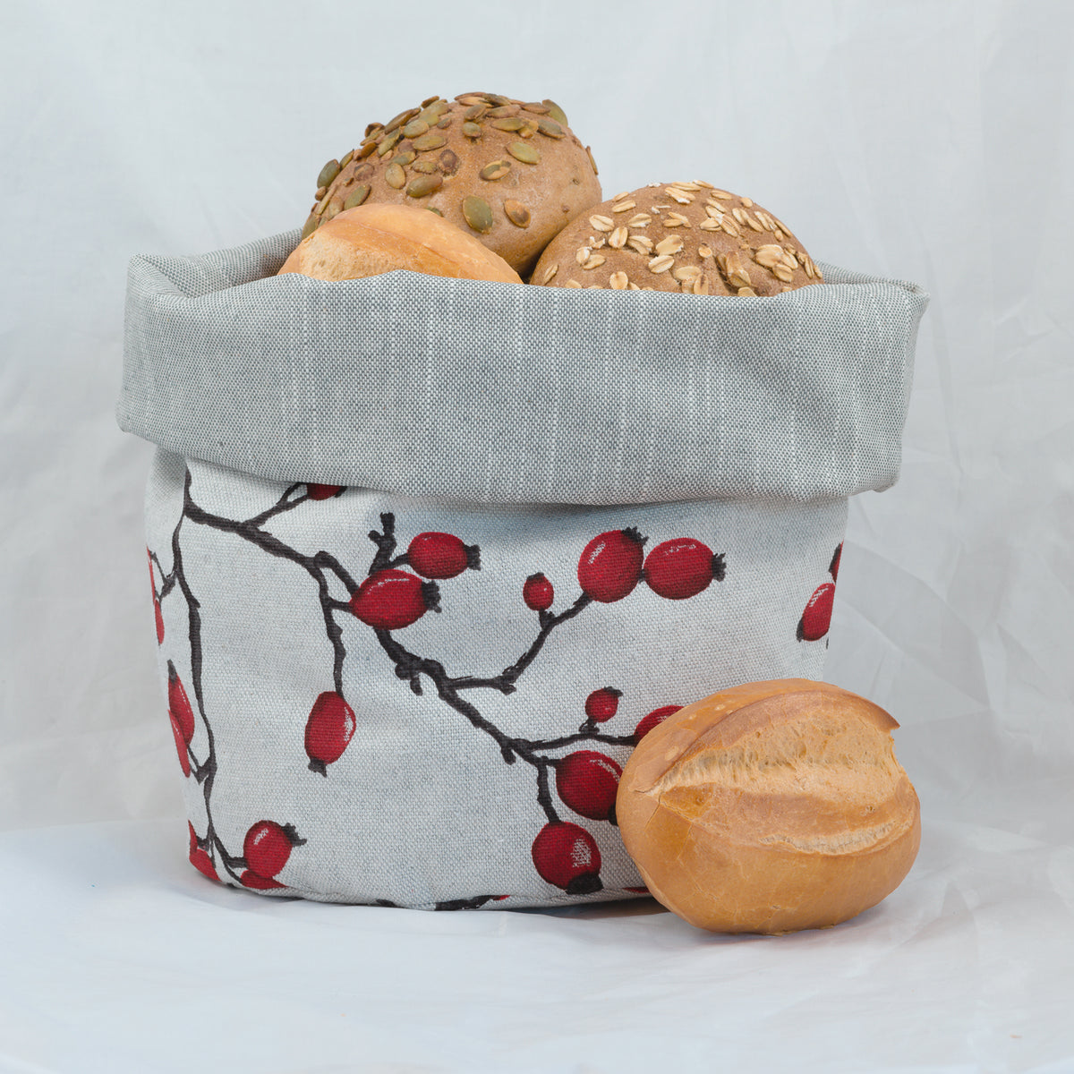 Bunbag „Rose Hip“ umgekrempelt als Brotkorb mit Brötchen