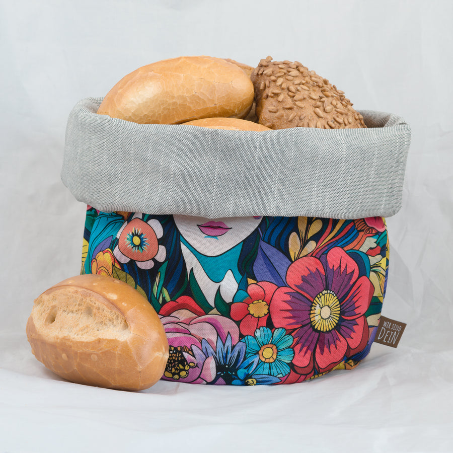 Bunbag umgekrempelt als Brotkorb mit Brötchen