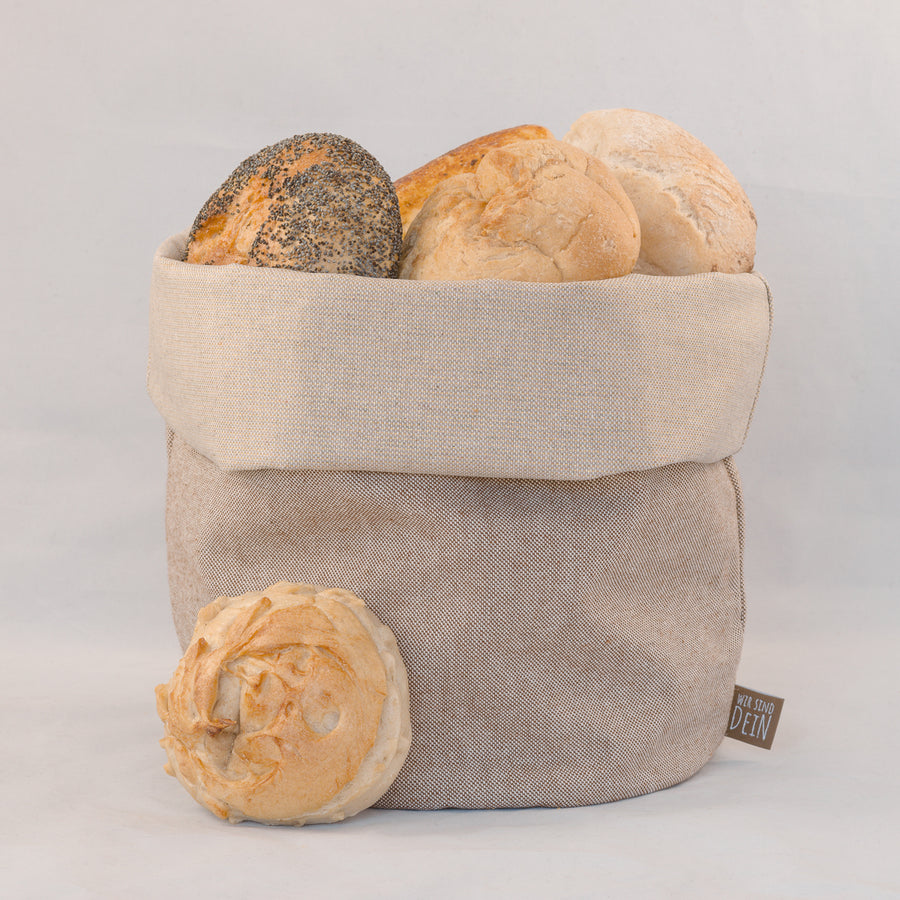 Bunbag umgekrempelt als Brotkorb mit Brötchen
