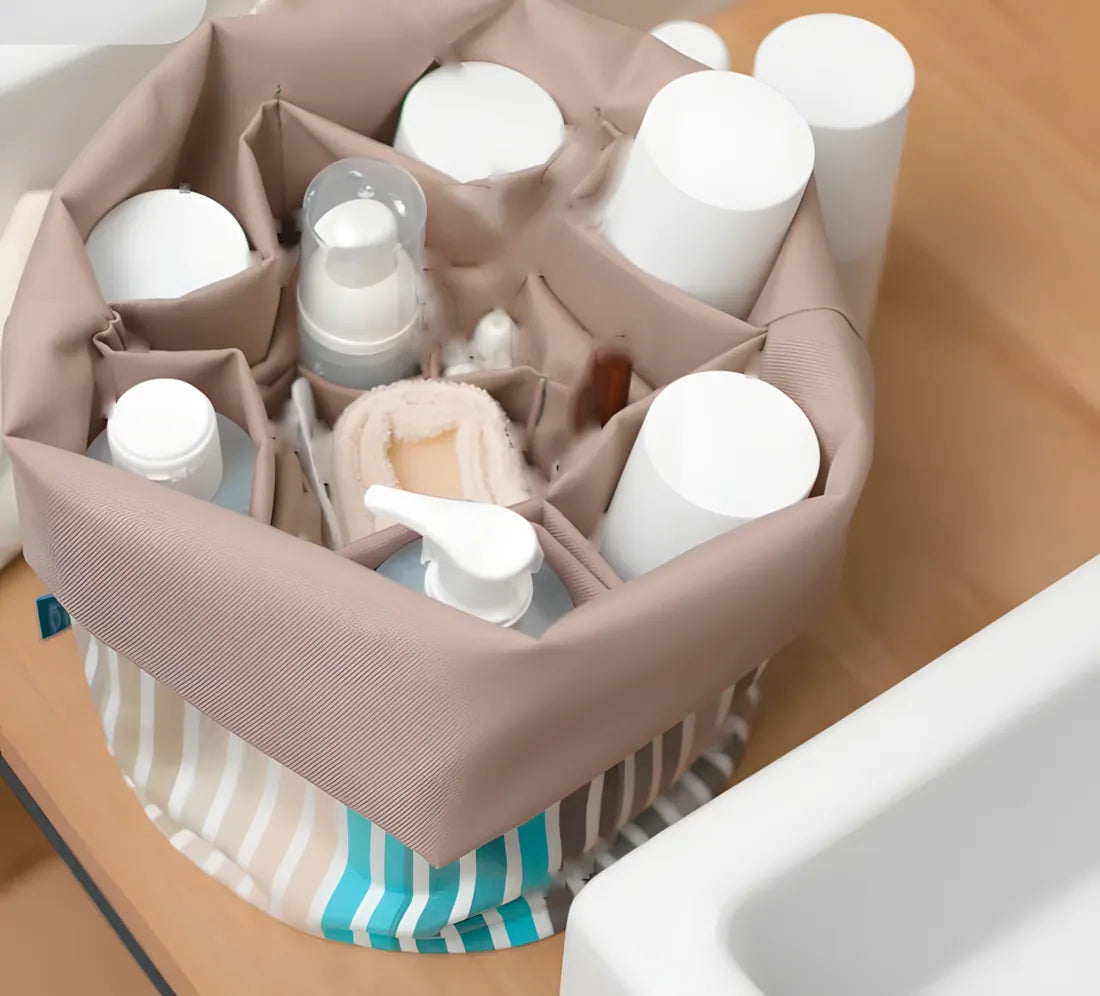 Beau-Minibag in der Mitte eines Beaubag mit Pflegeprodukten